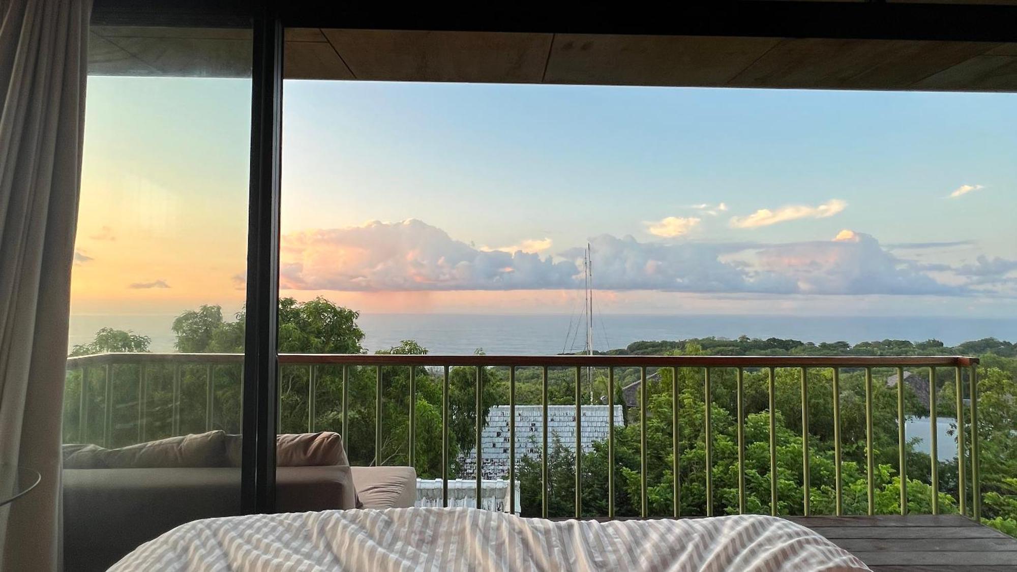 Salty Breeze Bali Hotel Ungasan  Exterior photo